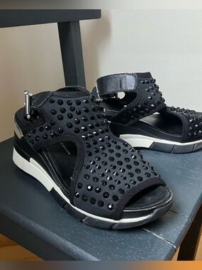Wishbone - Black Studded Women's Sport Sandals